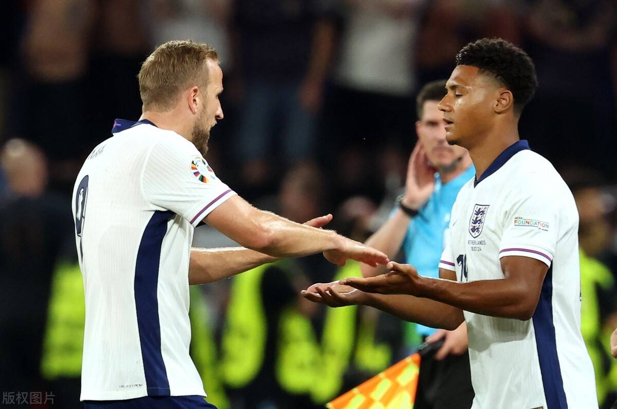 荷兰队实现逆转,晋级下一轮比赛 荷兰队实现逆转,晋级下一轮比赛