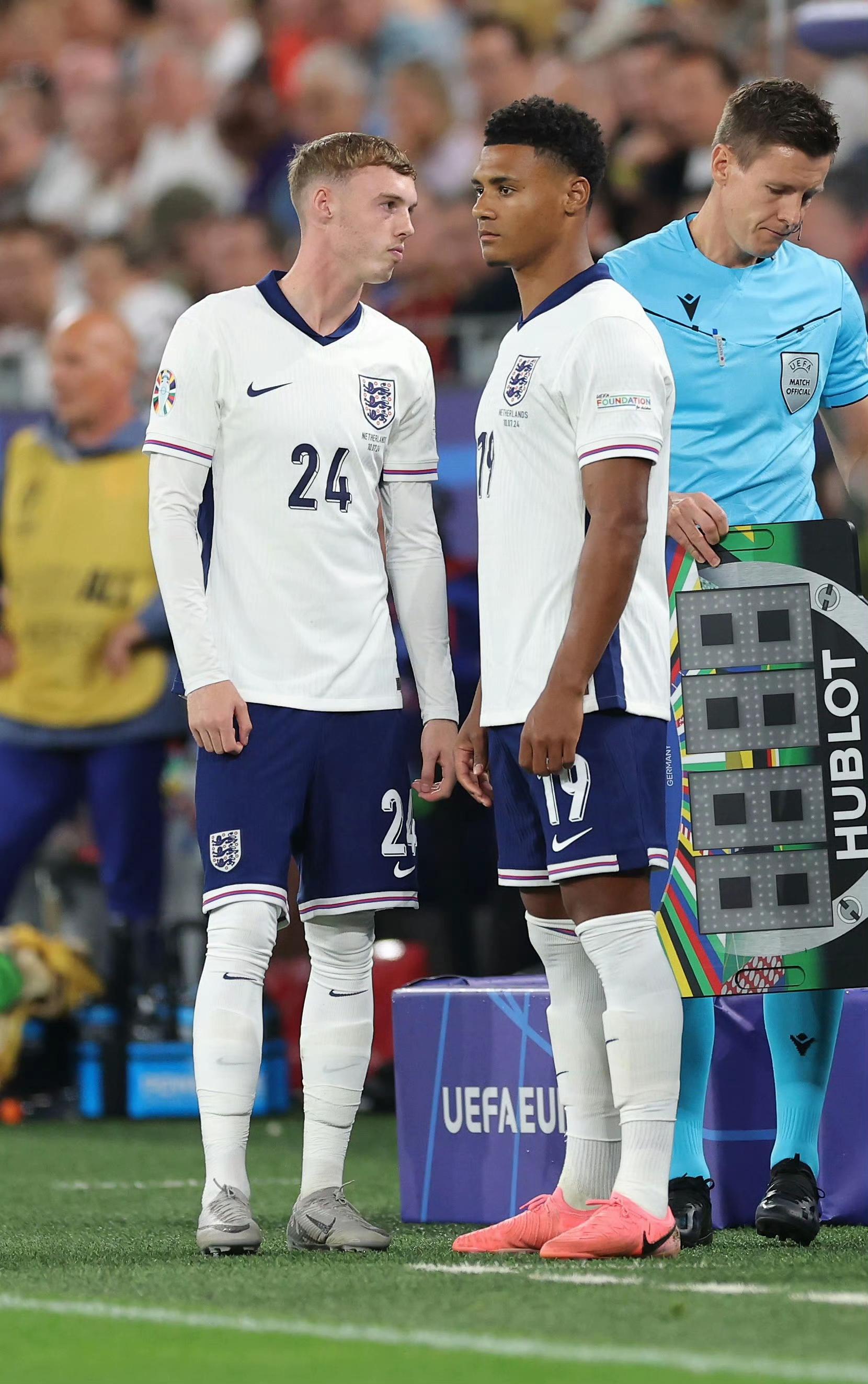 开云官网-英格兰队斩获胜利，爆冷战胜对手