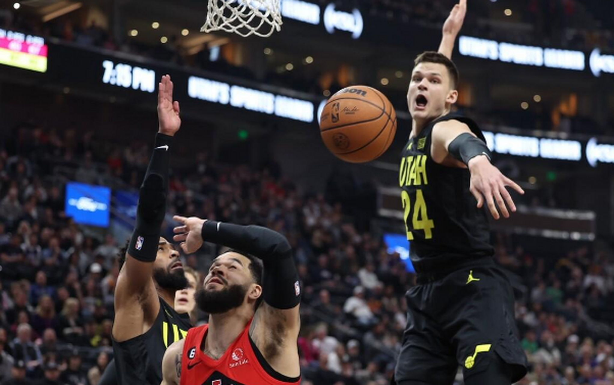 爵士主场大败,戈贝尔遭遇史密斯爆发无法抗拒的简单介绍 爵士主场大败,戈贝尔遭遇史密斯爆发无法抗拒的简单介绍