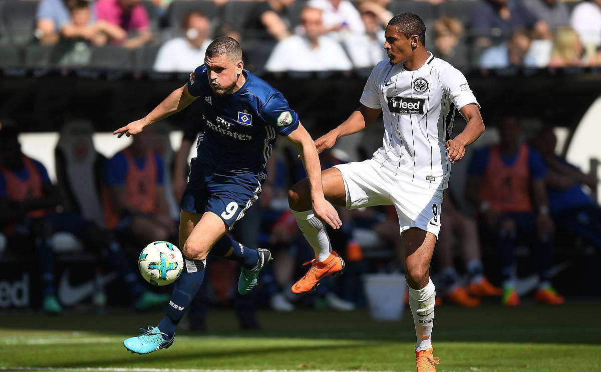 包含热那亚主场胜利，保级形势获得明显改观的词条