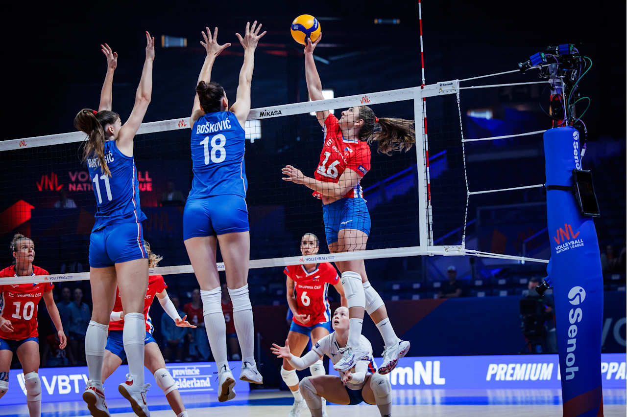 开云体育app-意大利队在关键时刻发挥稳定，取得胜利晋级