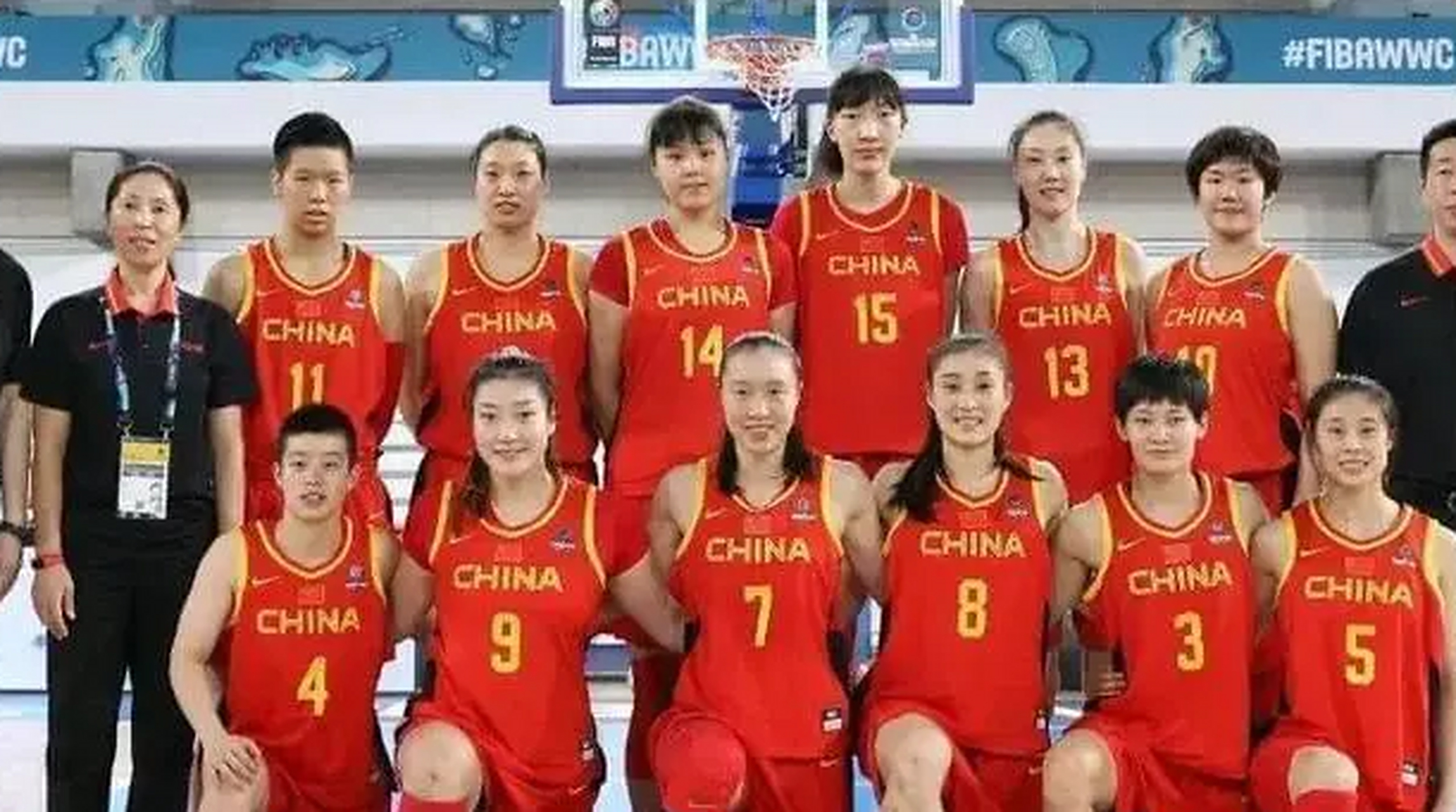 包含荷兰女篮真可谓强强对话惊险胜出晋级的词条