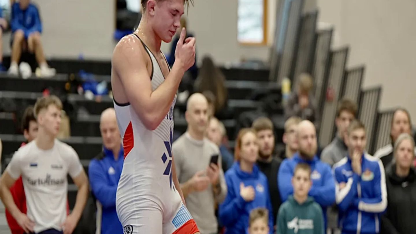 开云APP-爱沙尼亚跑酷选手获得制高点摘金