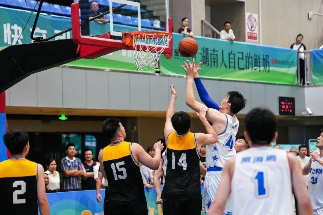 开云体育在线-中国篮球联赛冠军激烈角逐
