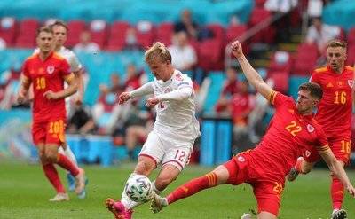 开云体育官方网站-足坛巨星们的对决将给球迷们带来无尽激情的简单介绍