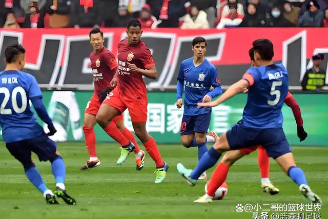 开云APP-比赛中场仅剩人，球队实力严重受损