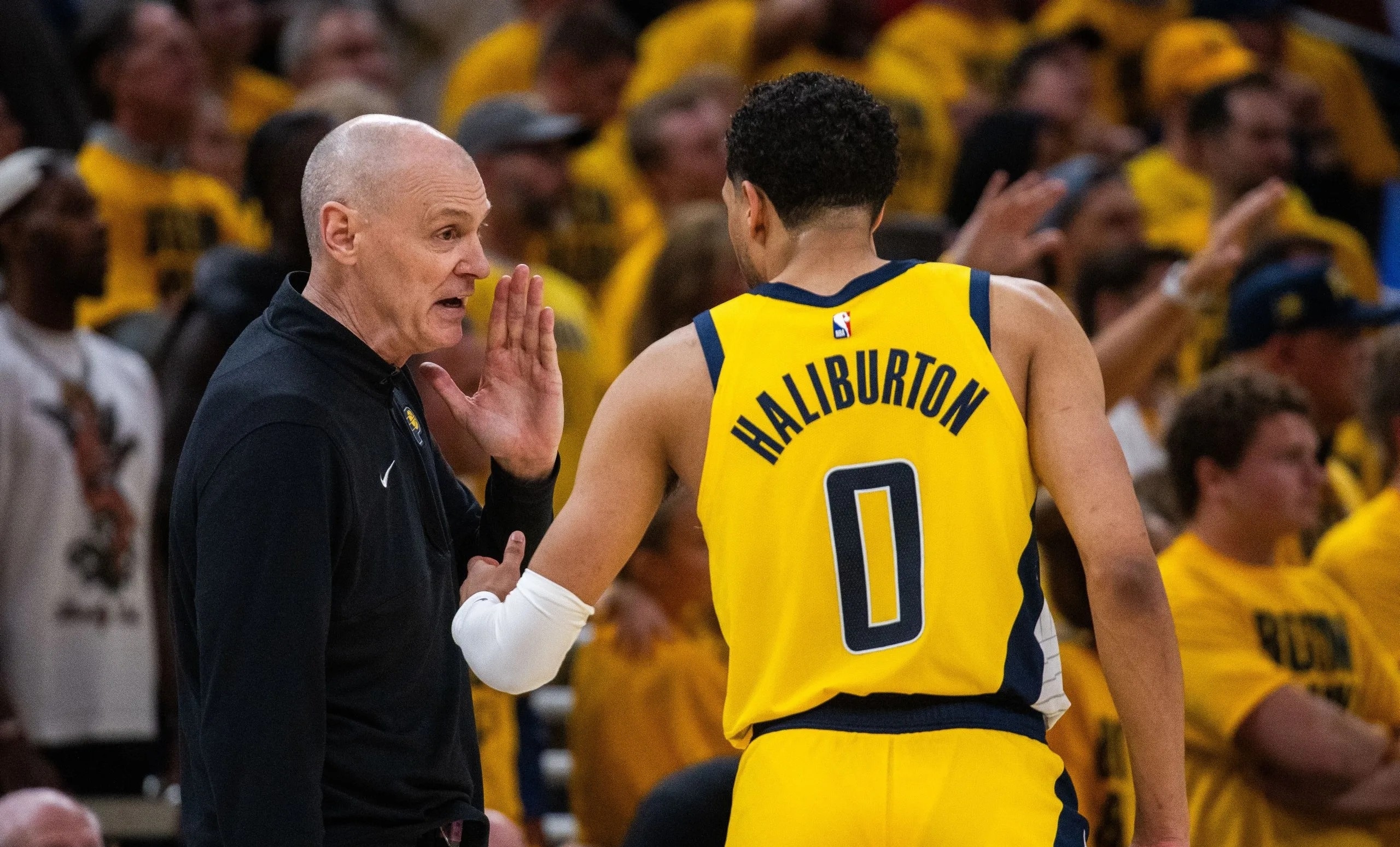 开云体育中国-尼克斯逆转公牛，卫冕冠军摆平对手