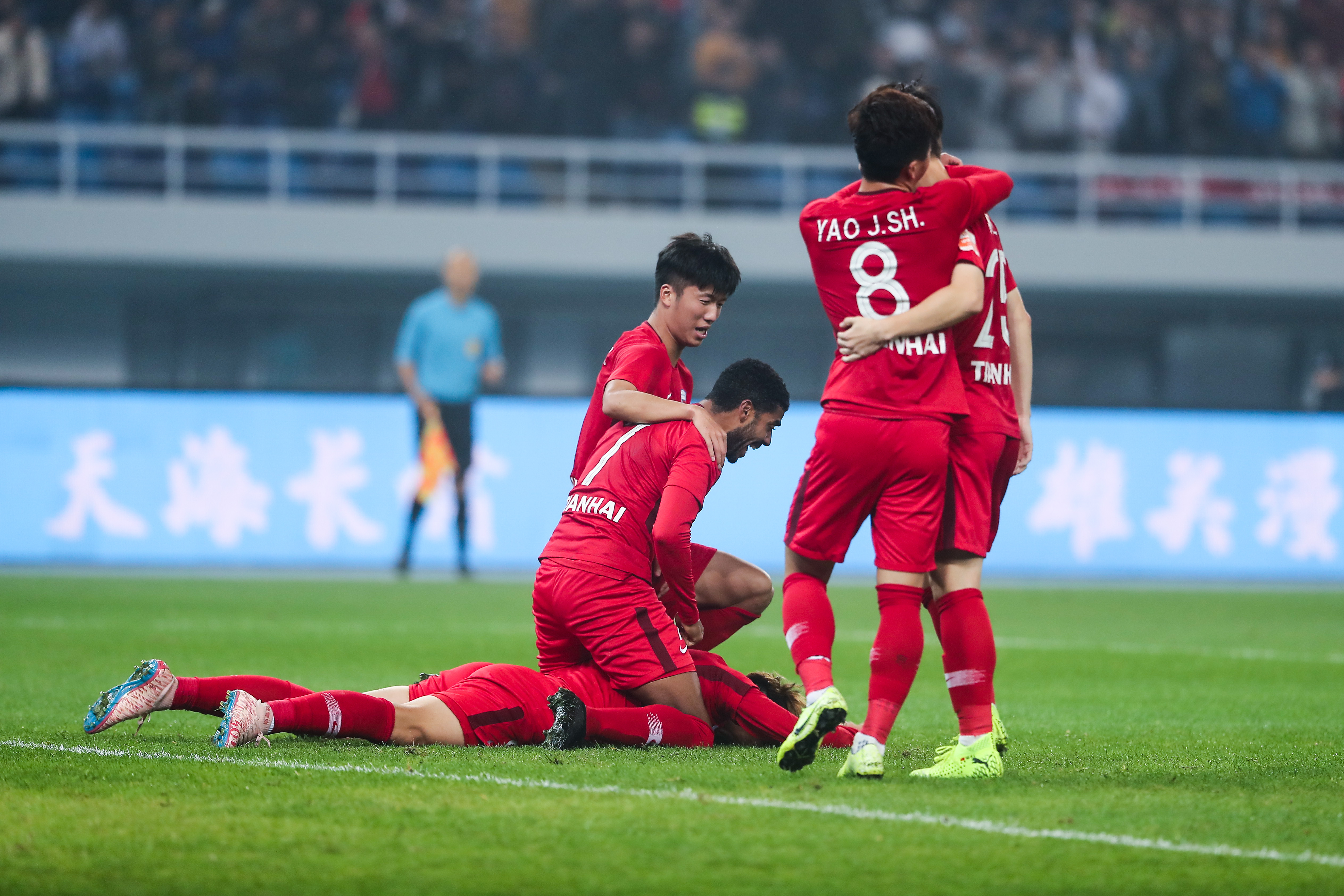 开云体育APP下载-武汉卓尔vs贵州恒丰：保级关键，谁能脱困的简单介绍