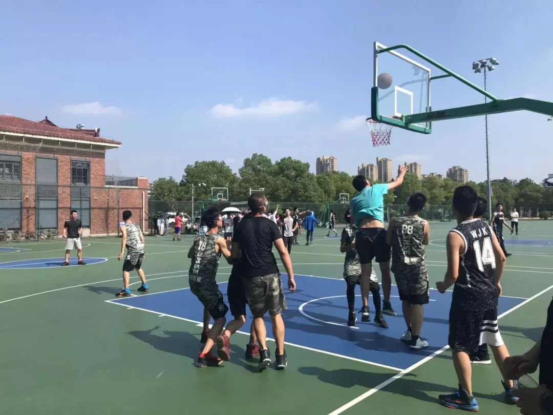 关于国际友谊赛:中德球队展开激烈对抗的信息 关于国际友谊赛:中德球队展开激烈对抗的信息