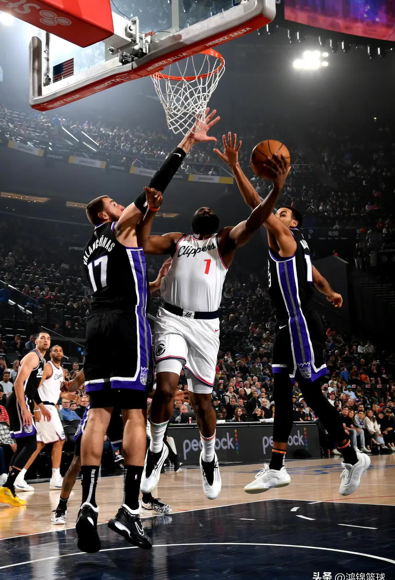 快船主场击败尼克斯，取得三连胜的简单介绍