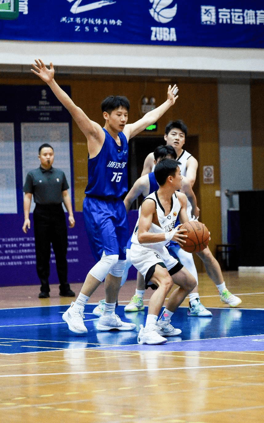 开云体育app-包含五彩篮球联赛盛大举行，人气球队遥遥领先的词条