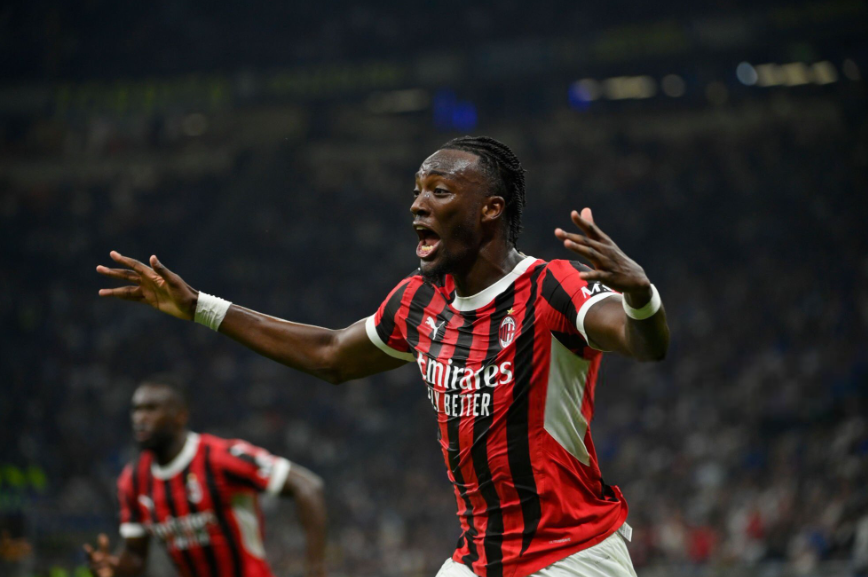 意甲老牌球队AC米兰锋线签约南非前锋，实力大增