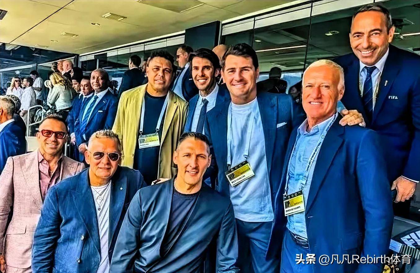 开云体育官方网站-切尔西球员展现团队精神，备战周末比赛