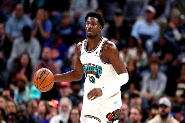 灰熊主将苦练内线,球队备战汲取经验 灰熊主将苦练内线,球队备战汲取经验