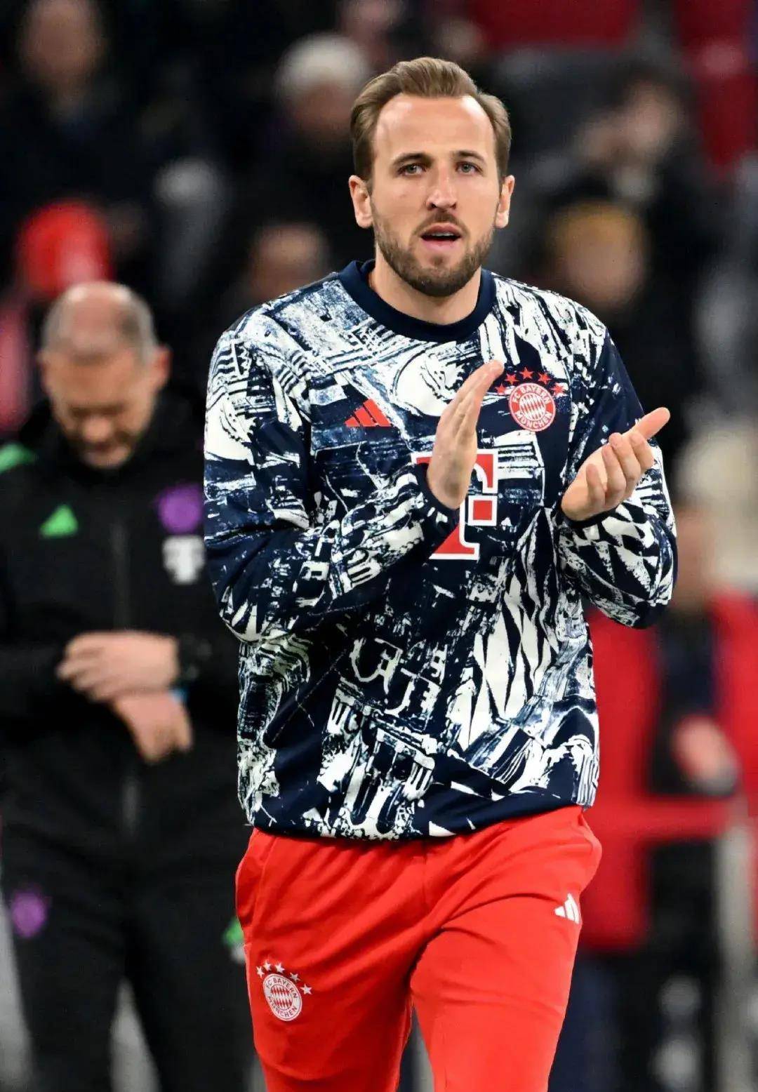 开云下载-拜仁慕尼黑再次取得胜利，客场风光无限