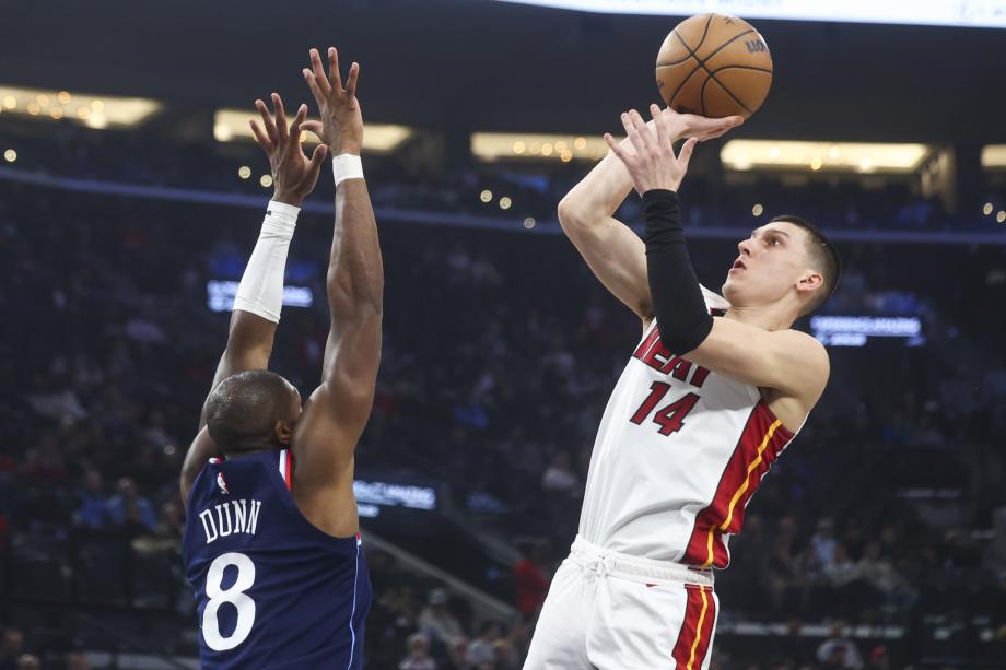 开云体育下载-热火客场负于快船，遭遇两连败