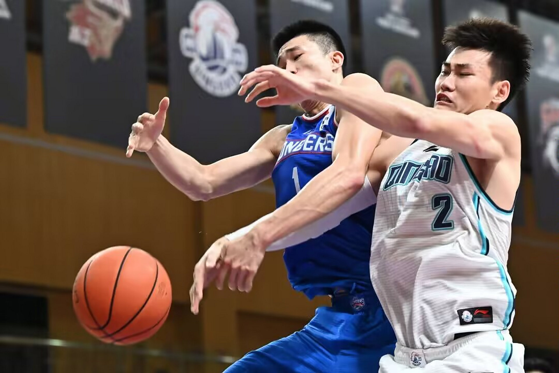 开云平台-包含福建男篮击败上海队，取得胜利的词条