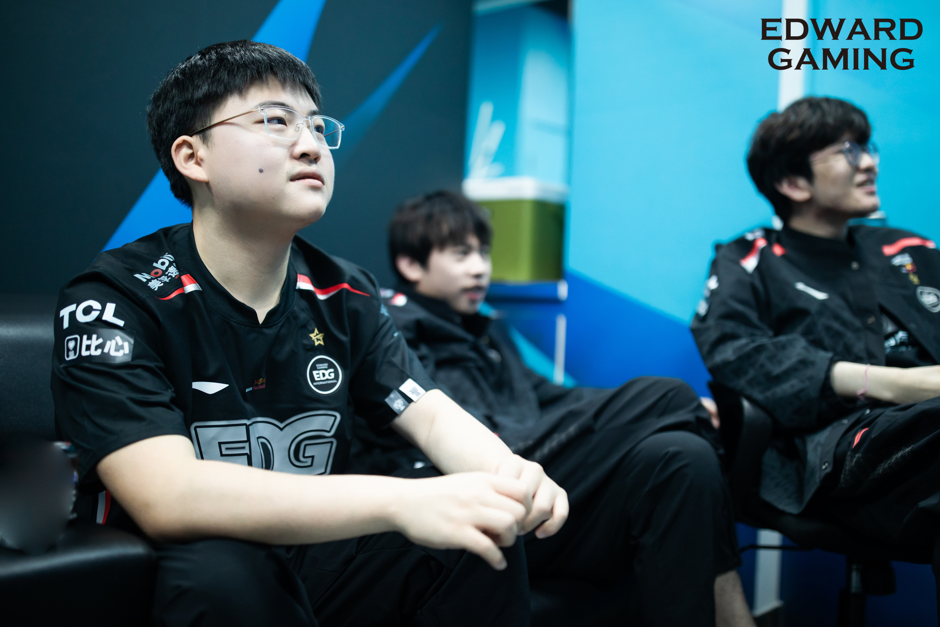 开云体育平台APP-包含V5血洗EDG，Meiko完成史诗逆转峡谷大战小组赛，成为赛场最大亮点的词条