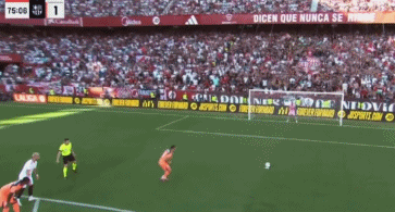 里昂血洗克罗地亚，莱万统治全场