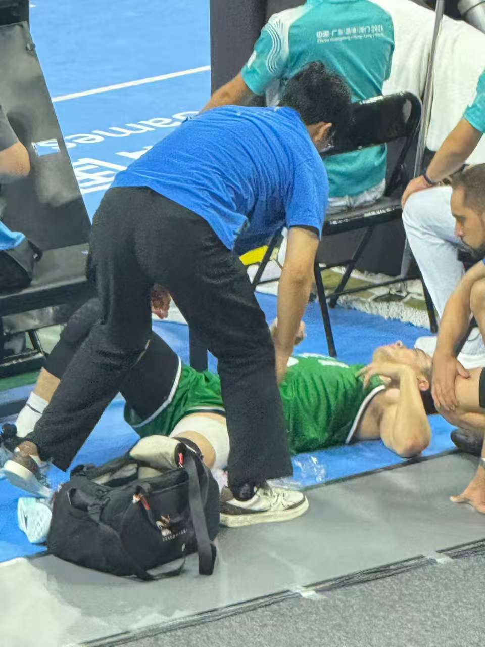 四川队碾压上海队，赵继伟点燃赛场